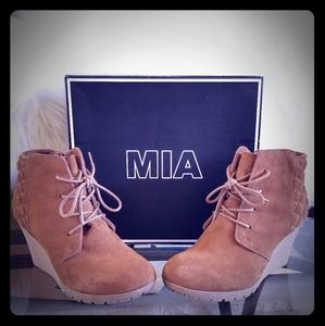 Nordstrom MIA Wedge Booties Tan Suede Laced Zipper
